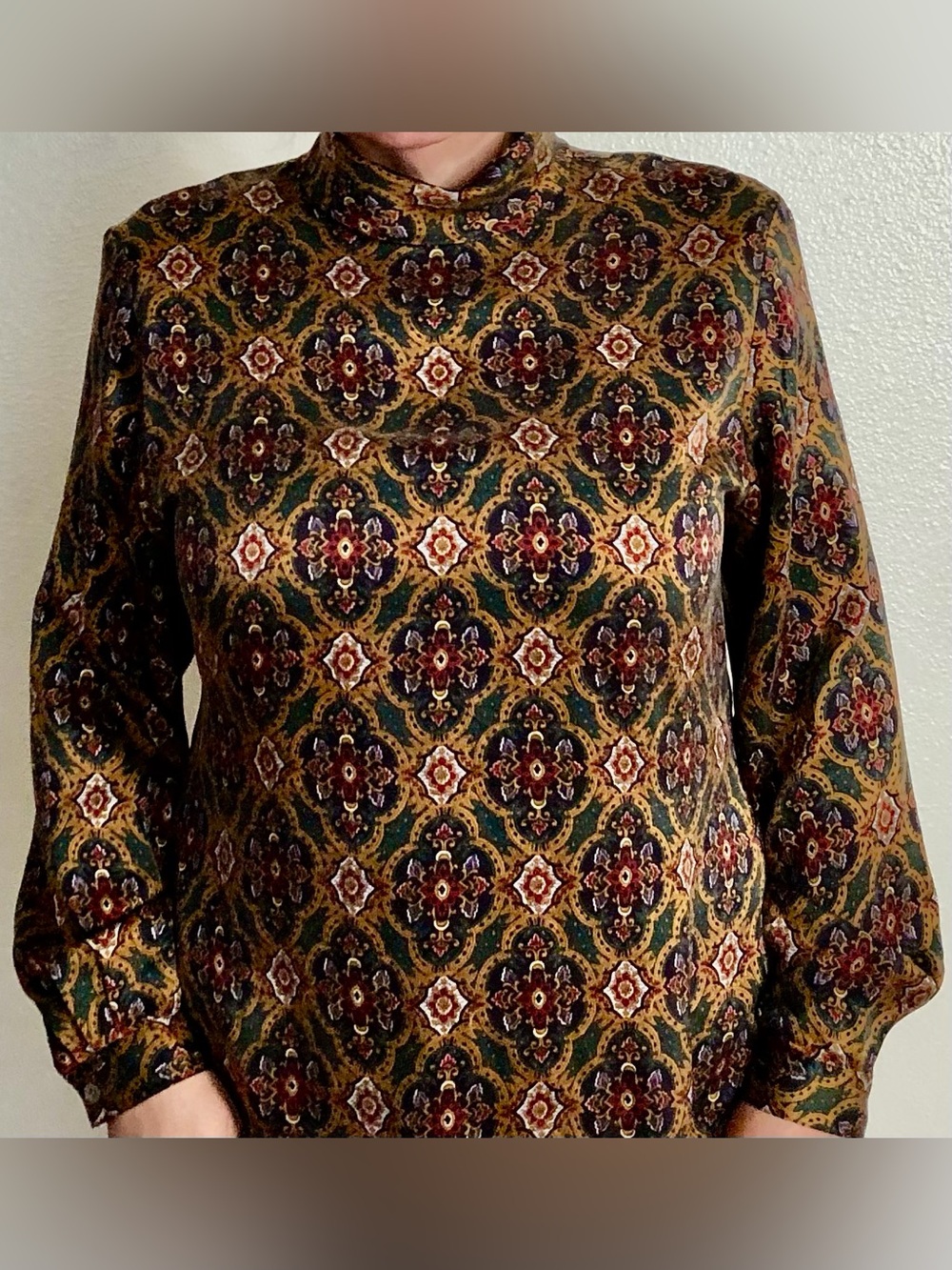 Classiques Entier Vintage Silk Elegant Multicolor Blouse. Size-Large